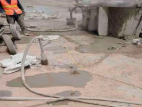 芦溪水泥混凝土路面板底注浆技术 路面脱空注浆整治方案